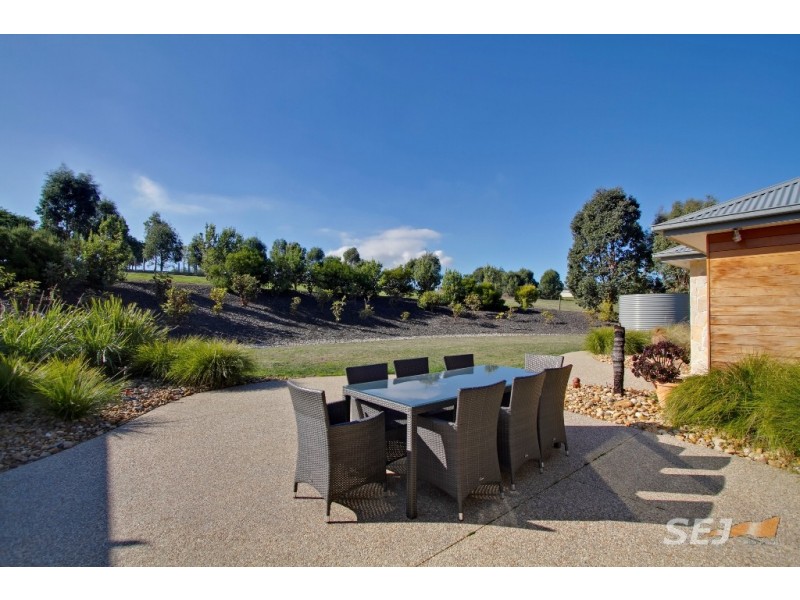 18 Hazelwood Ridge, Hazelwood North VIC 3840