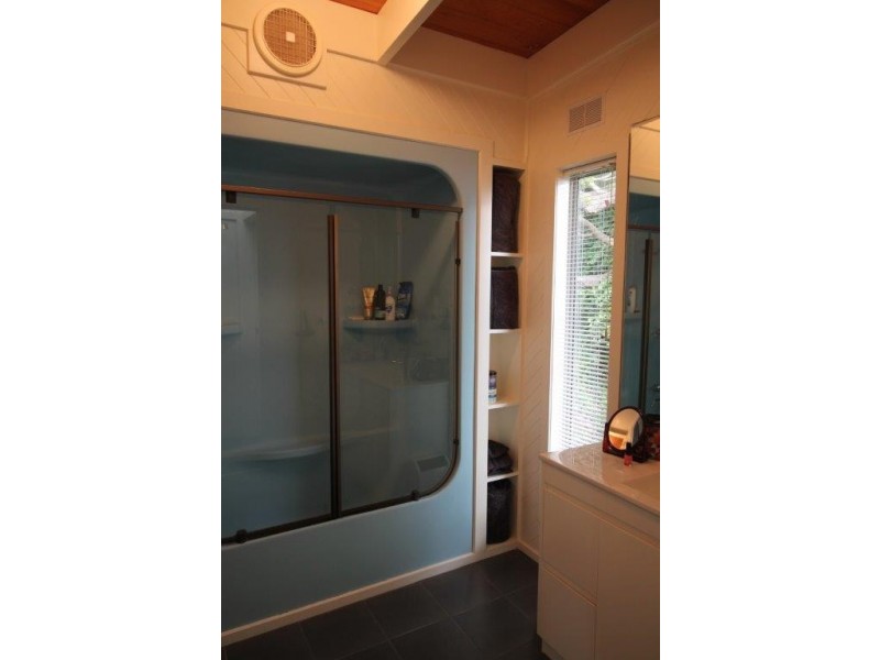 12 Ennisvale Ave, Sandy Point VIC 3959