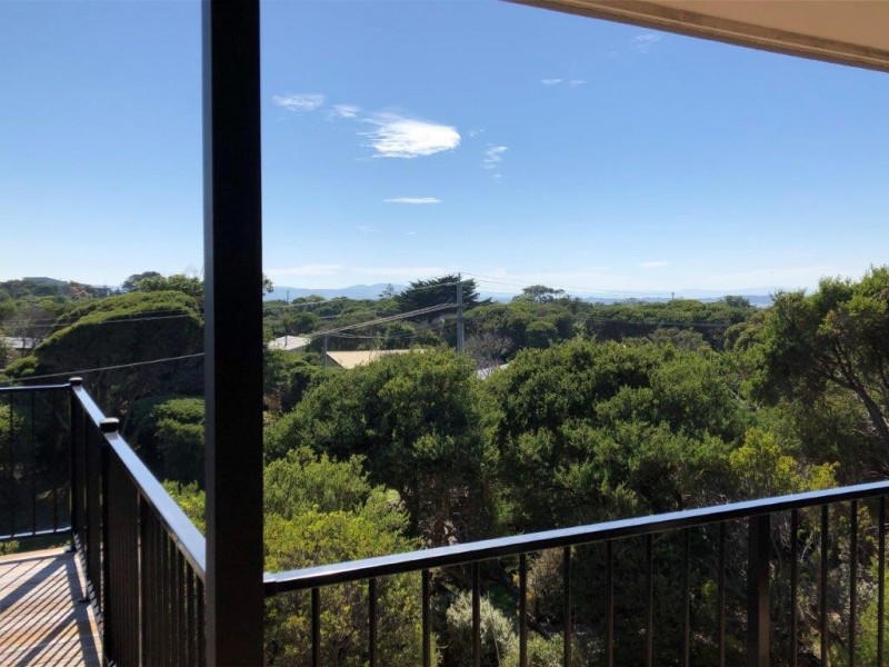 12 Ennisvale Ave, Sandy Point VIC 3959