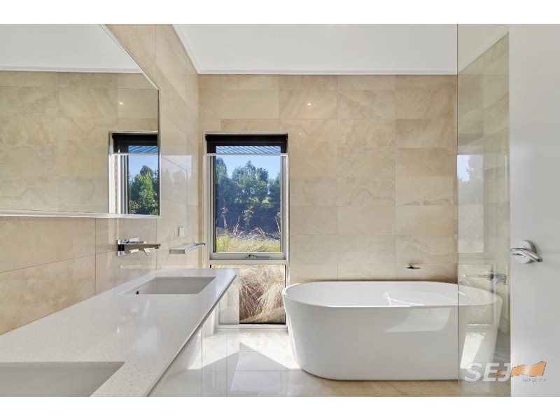 18 Hazelwood Ridge, Hazelwood North VIC 3840