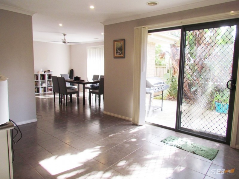 5 WHITE GUM COURT, Drouin VIC 3818