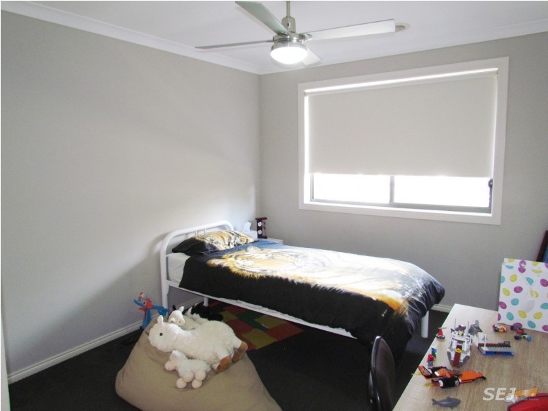 5 WHITE GUM COURT, Drouin VIC 3818