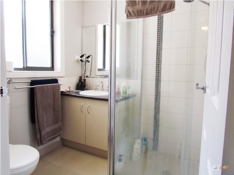 5 WHITE GUM COURT, Drouin VIC 3818