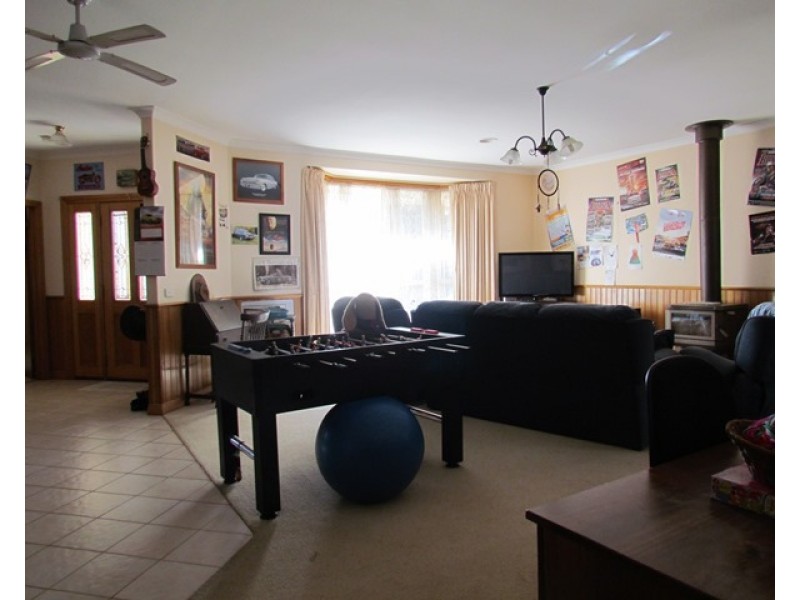 20 Outlook Drive, Drouin VIC 3818