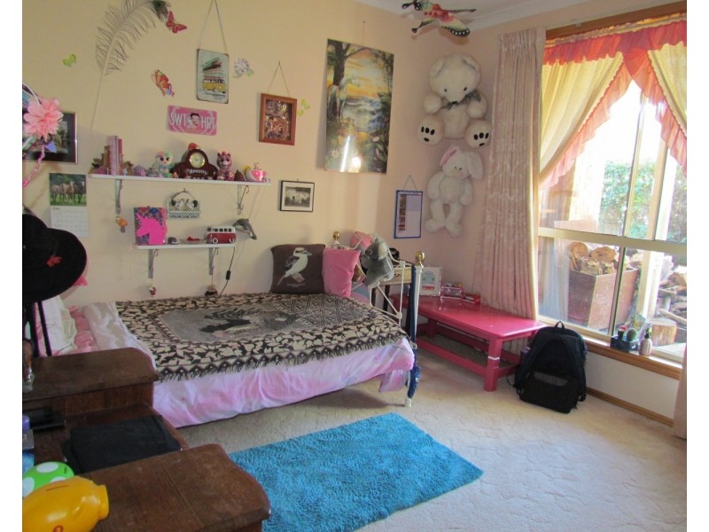 20 Outlook Drive, Drouin VIC 3818