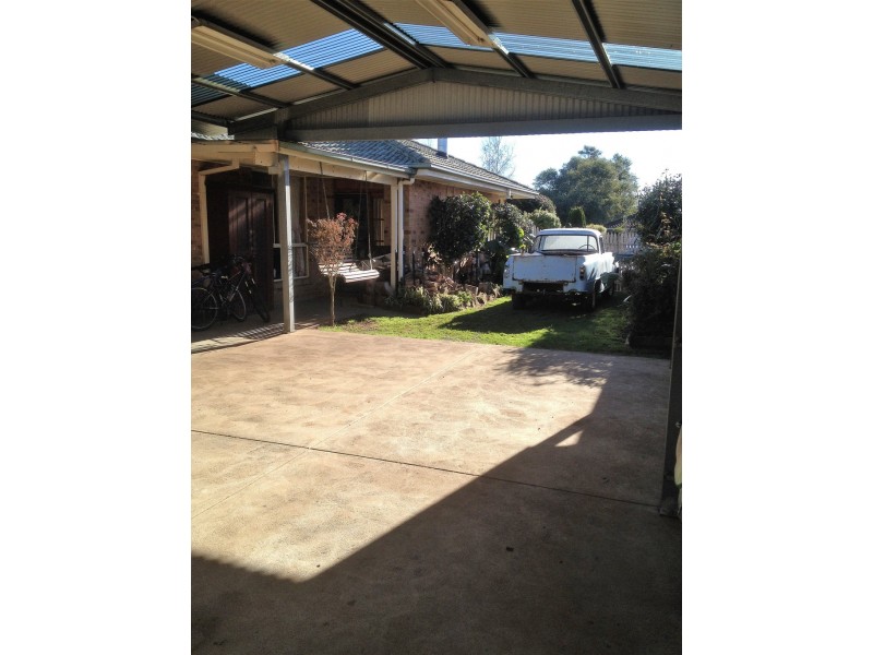 20 Outlook Drive, Drouin VIC 3818