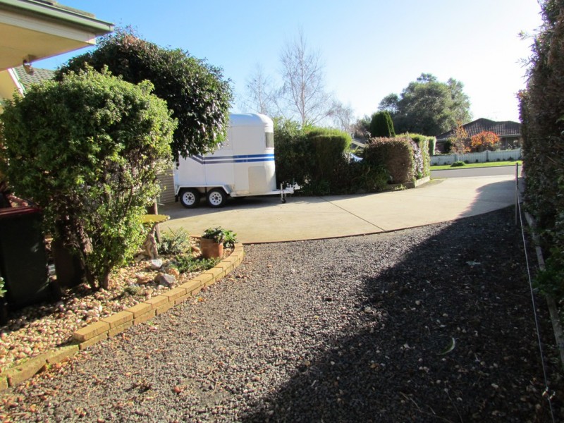 20 Outlook Drive, Drouin VIC 3818