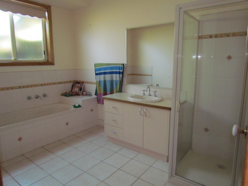 20 Outlook Drive, Drouin VIC 3818