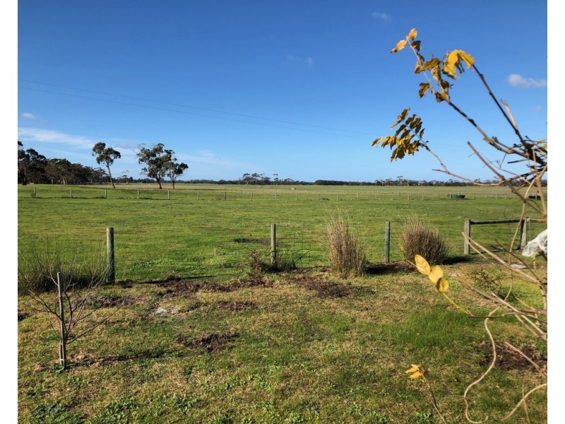 106 Holmans Rd, Yarram VIC 3971