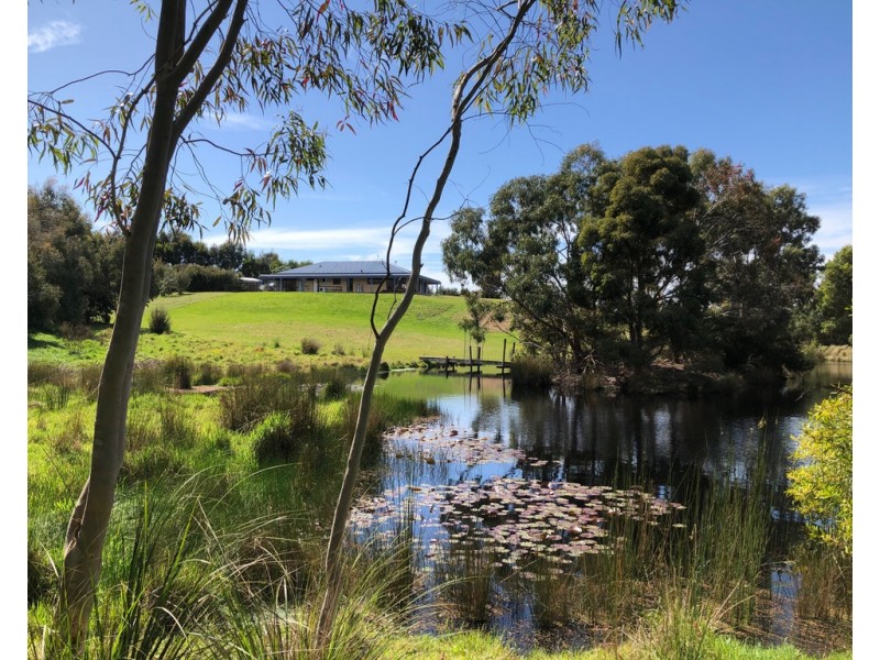 15 Powells Rd, Foster VIC 3960