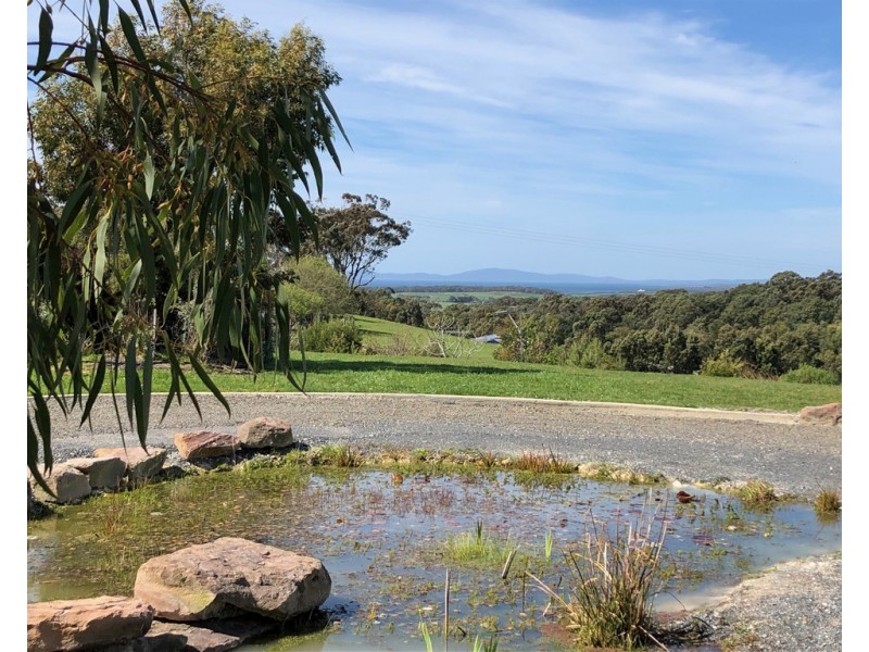 15 Powells Rd, Foster VIC 3960
