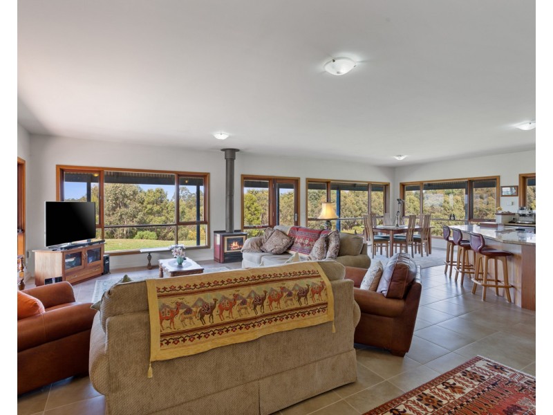 15 Powells Rd, Foster VIC 3960