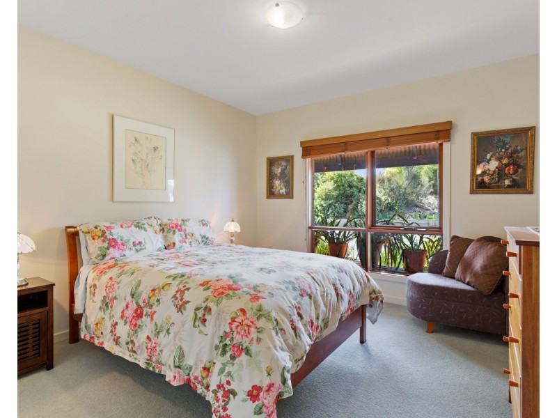 15 Powells Rd, Foster VIC 3960
