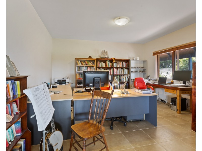 15 Powells Rd, Foster VIC 3960