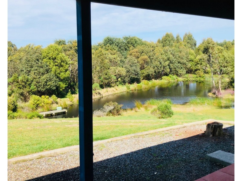 15 Powells Rd, Foster VIC 3960