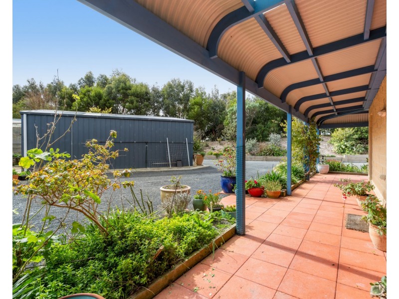 15 Powells Rd, Foster VIC 3960