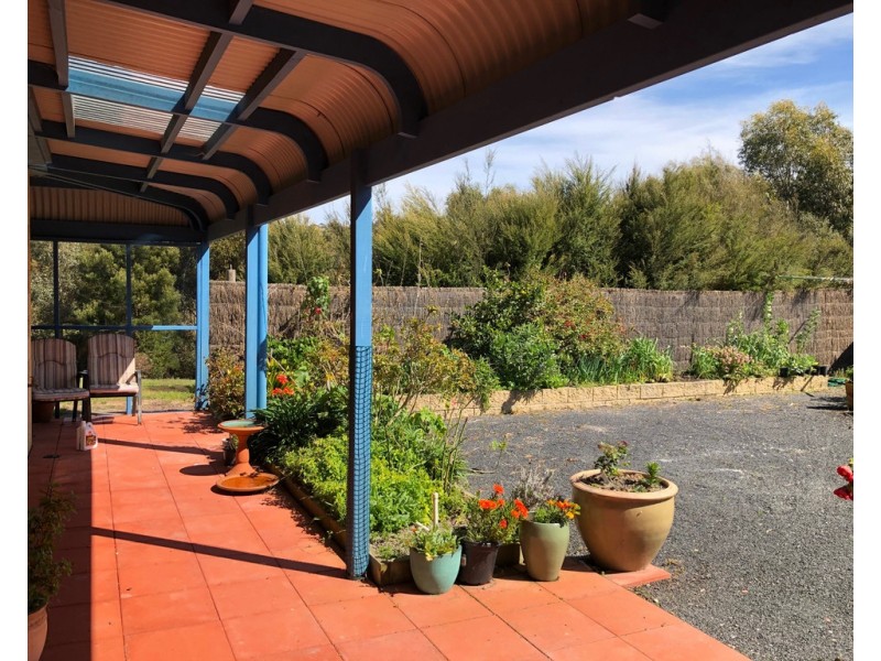 15 Powells Rd, Foster VIC 3960