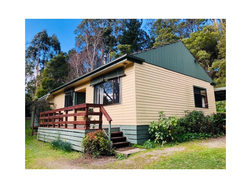 18 McGleads Rd, Foster VIC 3960