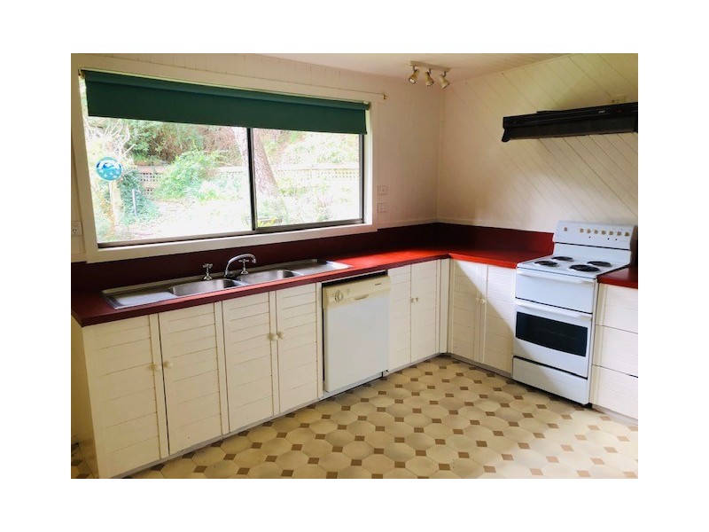 18 McGleads Rd, Foster VIC 3960