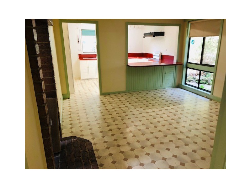 18 McGleads Rd, Foster VIC 3960