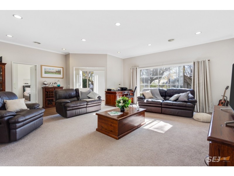 24 ALFORD STREET, Warragul VIC 3820