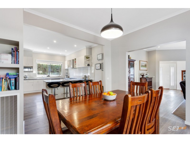 24 ALFORD STREET, Warragul VIC 3820