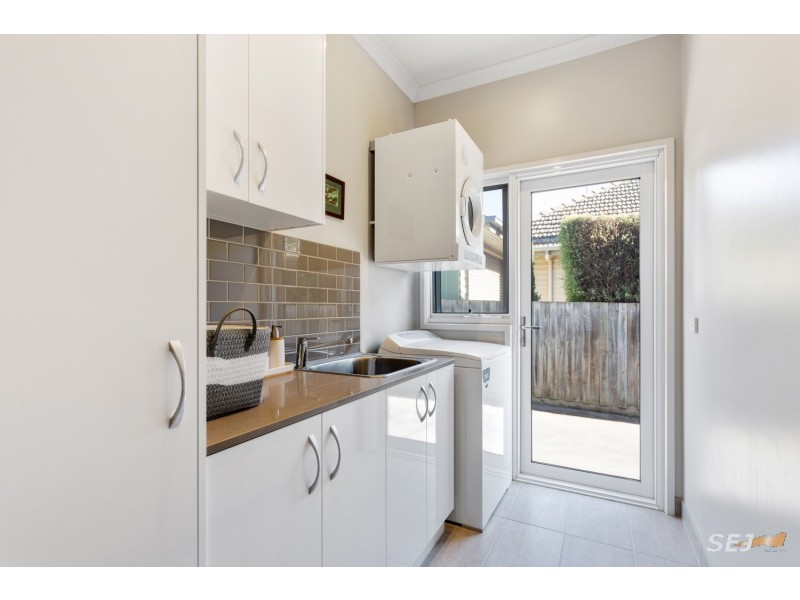 24 ALFORD STREET, Warragul VIC 3820