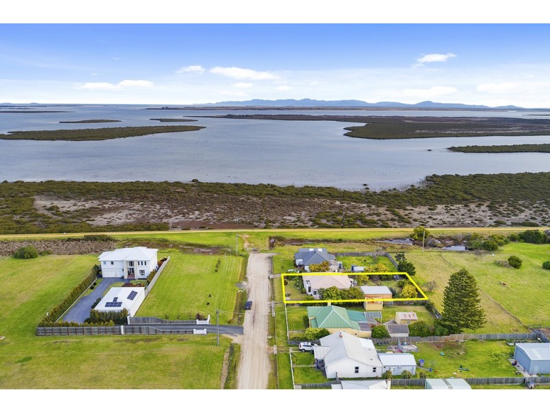 4 Victoria St, Port Albert VIC 3971