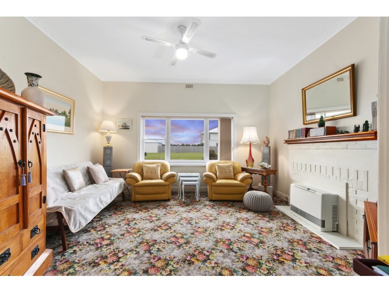 4 Victoria St, Port Albert VIC 3971