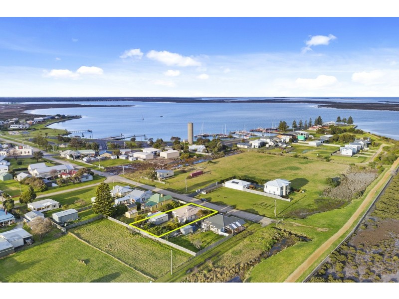 4 Victoria St, Port Albert VIC 3971
