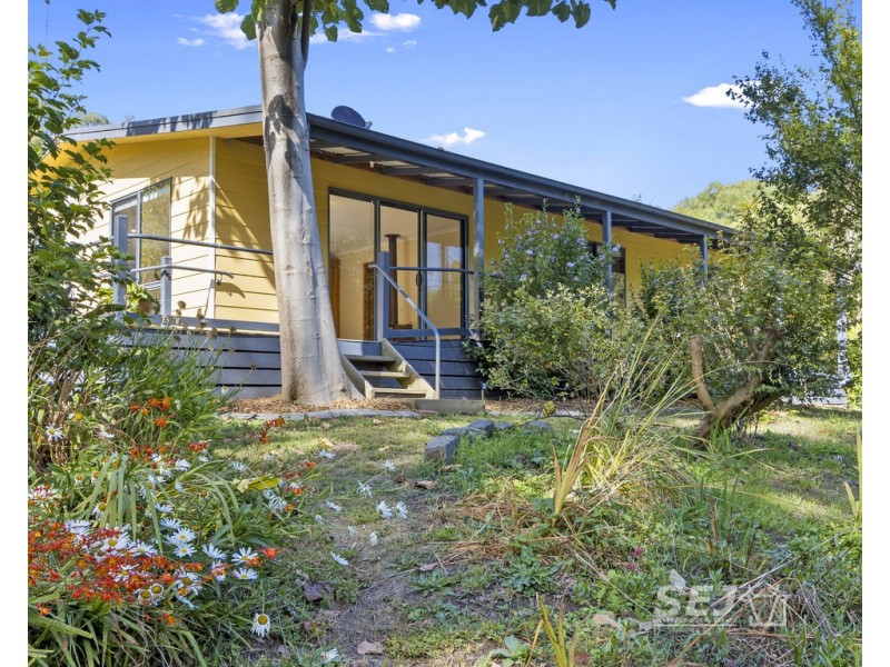 3 Golf Links Drive, Mirboo North VIC 3871