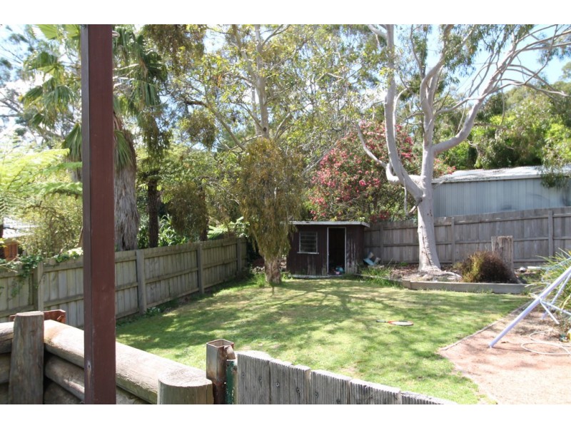 11 Hall Rd, Foster VIC 3960