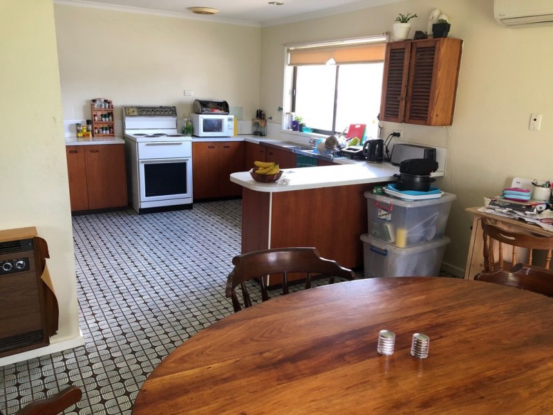 11 Hall Rd, Foster VIC 3960