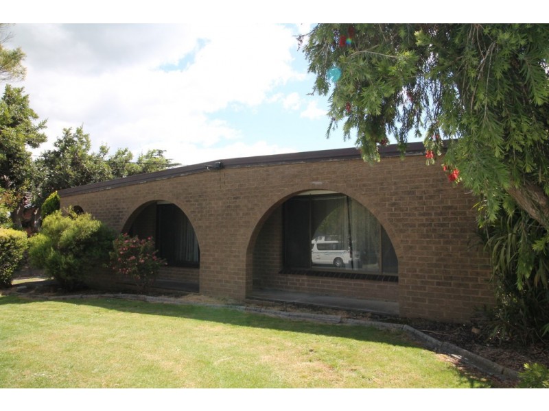 11 Hall Rd, Foster VIC 3960