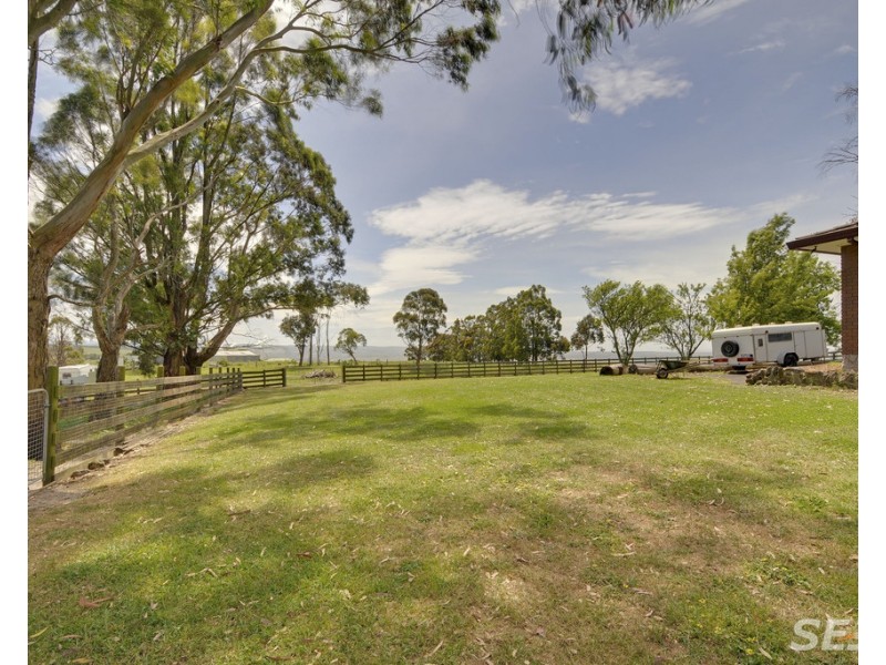 70 McDonalds Track, Hernes Oak VIC 3825