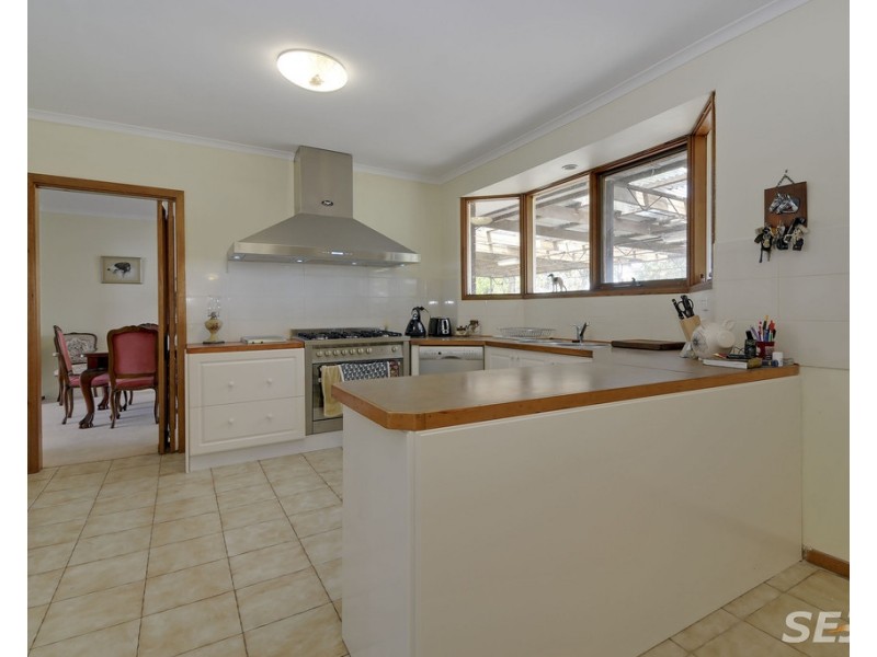 70 McDonalds Track, Hernes Oak VIC 3825