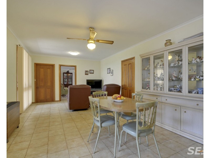 70 McDonalds Track, Hernes Oak VIC 3825