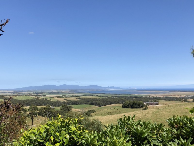 269 Savages Rd, Fish Creek VIC 3959