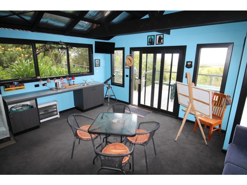 269 Savages Rd, Fish Creek VIC 3959