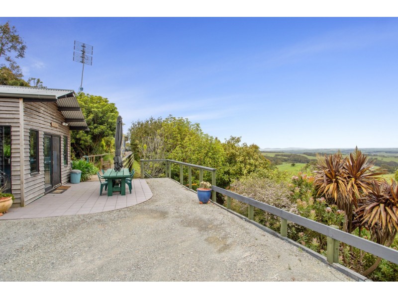 269 Savages Rd, Fish Creek VIC 3959