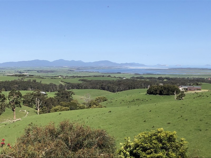 269 Savages Rd, Fish Creek VIC 3959