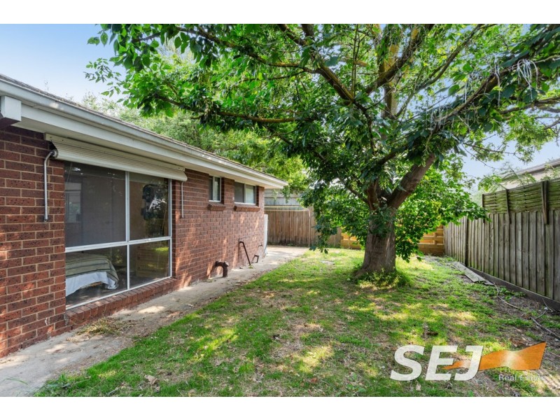 2/11a Rosebery Street, Lang Lang VIC 3984