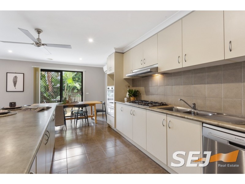 5 WHITE GUM COURT, Drouin VIC 3818