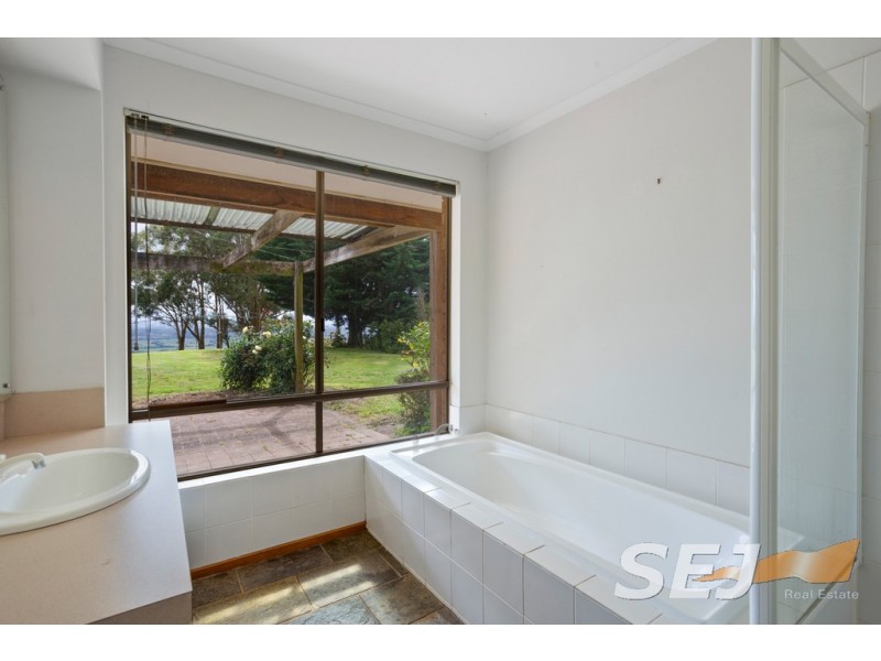 1081 Darnum-Allambee Road, Cloverlea VIC 3822