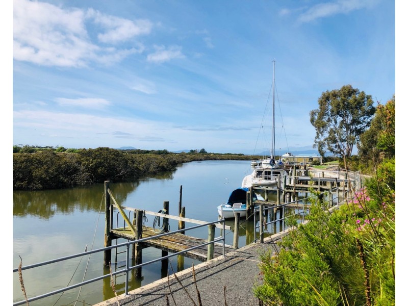 16 Tramway St, Port Franklin VIC 3964