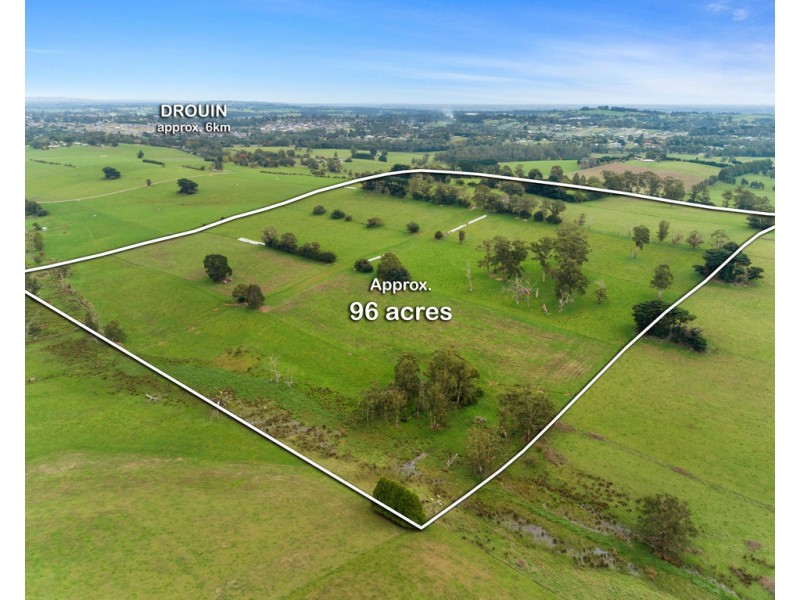 320 HIGGS ROAD, Drouin VIC 3818