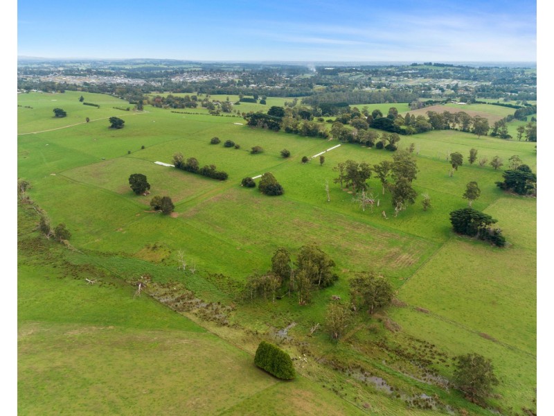 320 HIGGS ROAD, Drouin VIC 3818