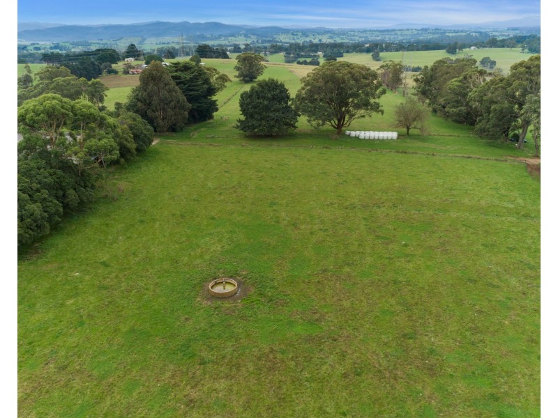 320 HIGGS ROAD, Drouin VIC 3818