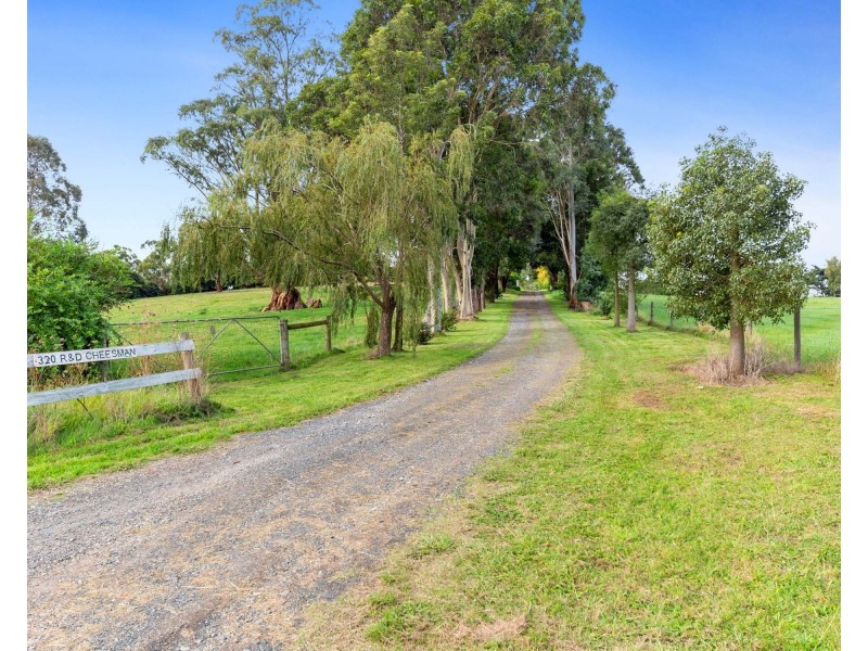 320 HIGGS ROAD, Drouin VIC 3818