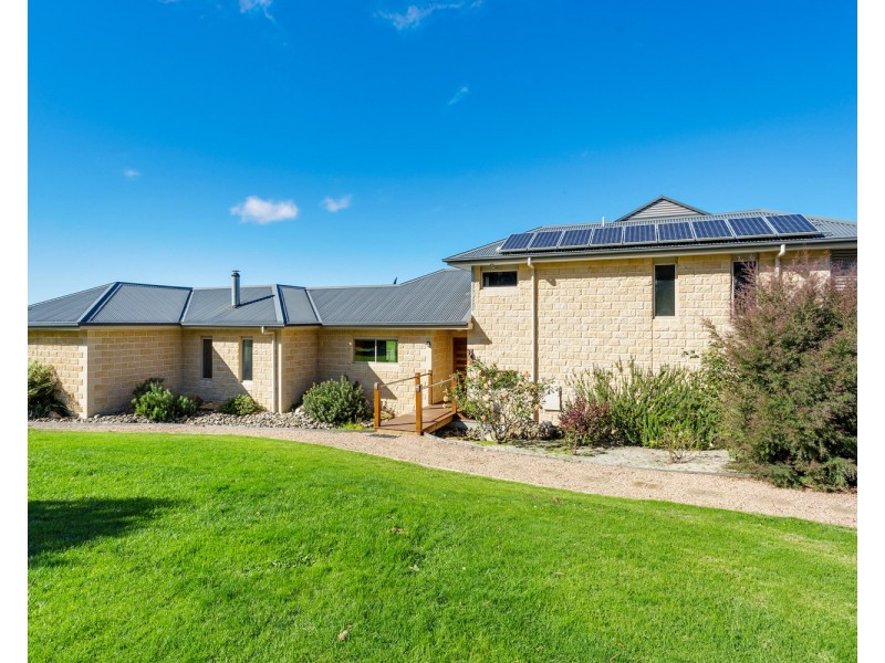 23 Powells Rd, Foster VIC 3960
